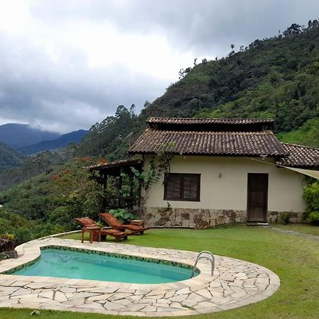Casa Alpina Com Vista Panoramica De Lumiar Villa Нова-Фрибурго Екстериор снимка
