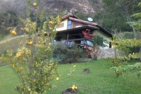 Casa Alpina Com Vista Panoramica De Lumiar Villa Нова-Фрибурго Екстериор снимка