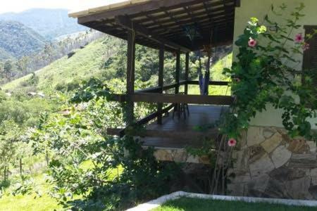 Casa Alpina Com Vista Panoramica De Lumiar Villa Нова-Фрибурго Екстериор снимка